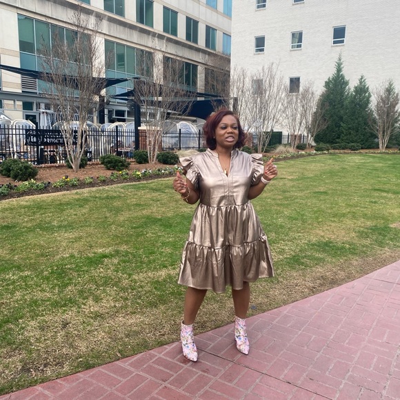 Entro Faux Ruffled Dress - Picture 2 of 4